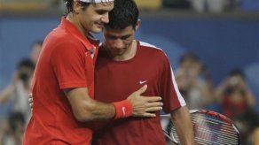 Salvadoreño Arévalo pierde ante Federer y sale con regalo