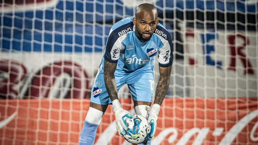 Luis Mejía volvió a destacar con Nacional en Uruguay