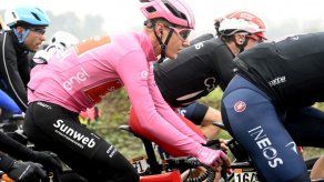 Protestas eclipsan triunfo de Černý en 19na etapa del Giro