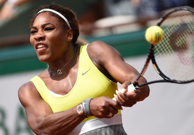 Serena Williams inicia con victoria su camino en Roland Garros
