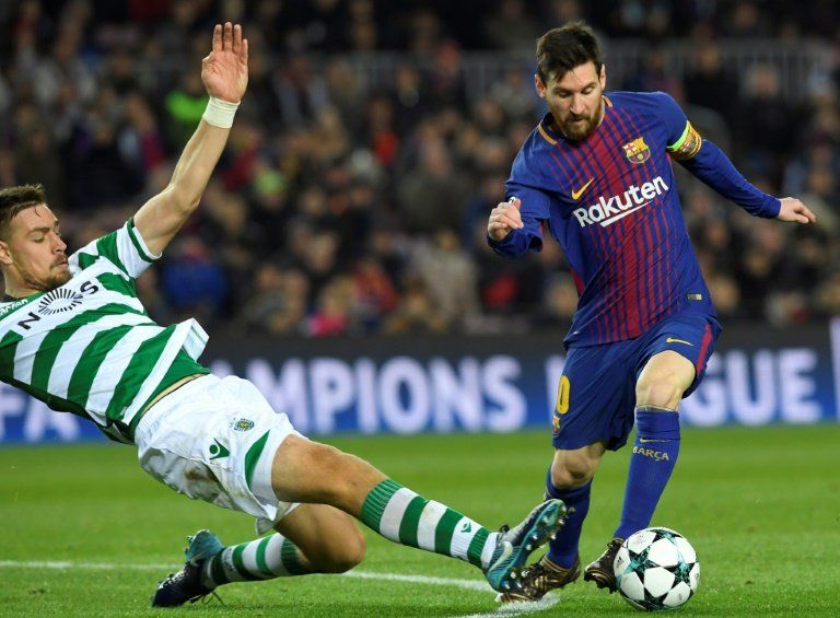 Messi y Neymar acompañan a Cristiano en podio simbólico del Balón de Oro