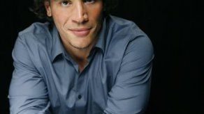 Español debuta en Hollywood de la mano de Mirren y Hackford