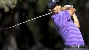 Tiger Woods toma el liderato en Thousand Oaks