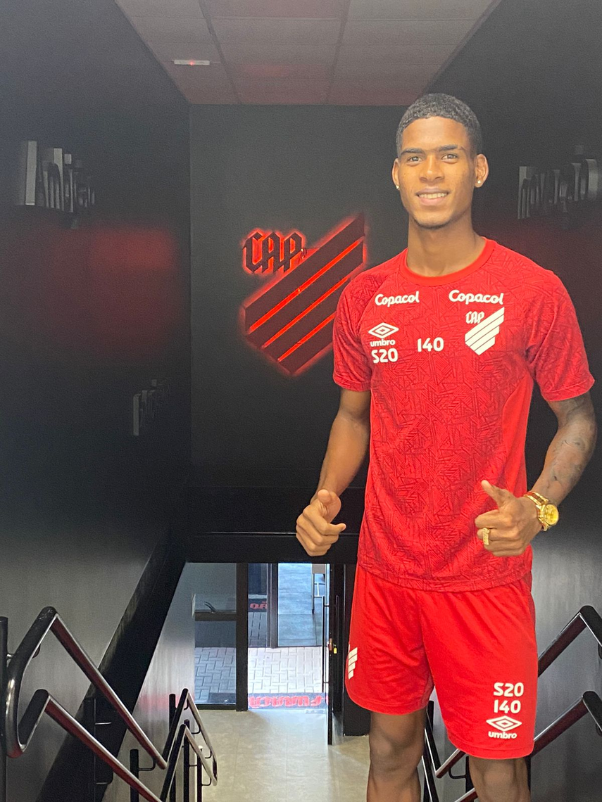 Giovany Herbert jugará en la Serie B del fútbol brasileño