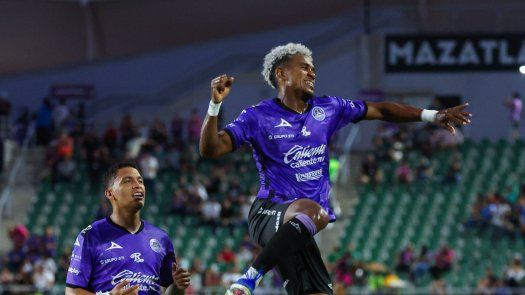 Édgar Yoel Bárcenas marca un golazo para Mazatlán ante Club León