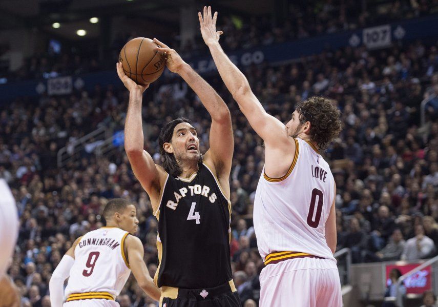 Lowry y DeRozan guían a Raptors a triunfo sobre Cavs