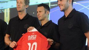 Chicharito Hernández debutarí­a el miércoles con el Man United