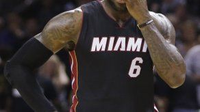 La gran noche de LeBron fue en vano