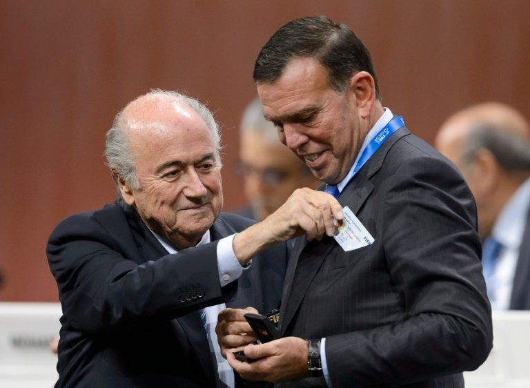 El FBI investiga a Blatter en un escándalo sobre derechos de difusión