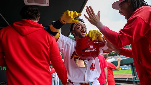 El máscara Leonardo Bernal llegó a 10 cuadrangulares en la temporada