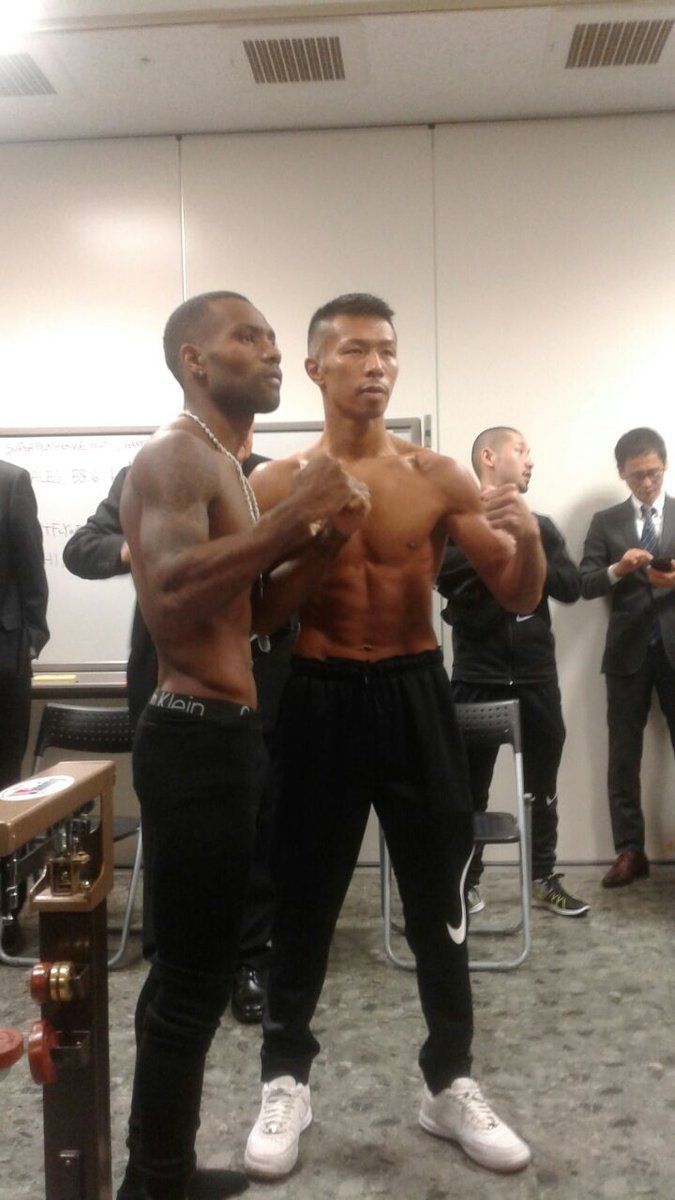 Jezreel Corrales cumple con el peso en Japón