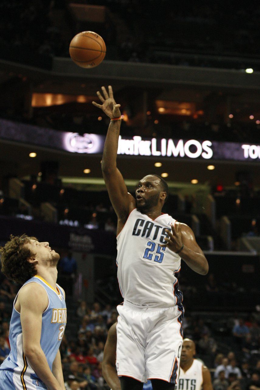 Jefferson y Walker guían al triunfo a Bobcats