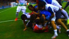 Grecia elimina a Costa de Marfil con penal en el descuento