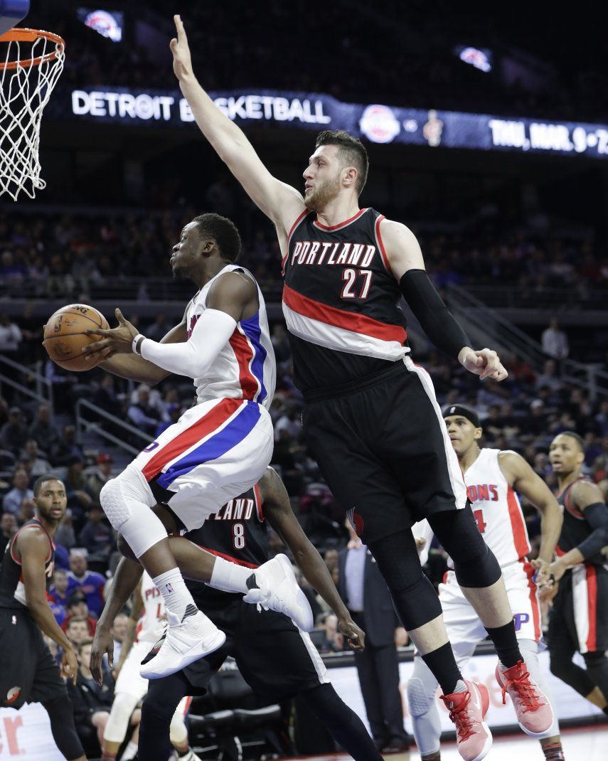 Morris brilla y Pistons superan a Portland en prórroga