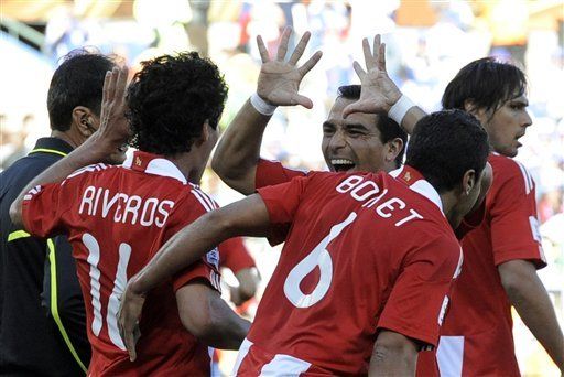 Mundial: Paraguay con un pie en octavos; Italia en peligro