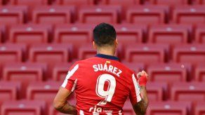 El Atlético aplasta 6-1 al Granada con doblete de Luis Suárez en su debut liguero