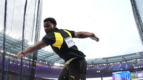 París 2024: Roje Stona ganó oro con récord olímpico en lanzamiento de disco