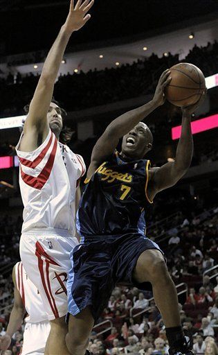 NBA: Rockets 115, Nuggets 113; Yao suma 31 puntos