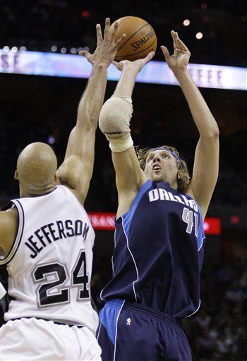 NBA: Mavericks 112, Spurs 103; Nowitzki anota 16 en 4to perí­odo
