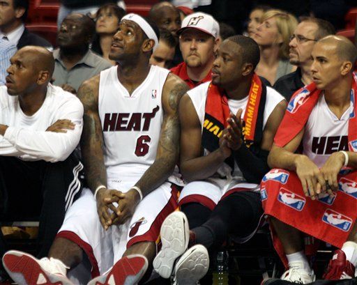 James y el Heat esperan a hablar en la cancha y noquean a Orlando