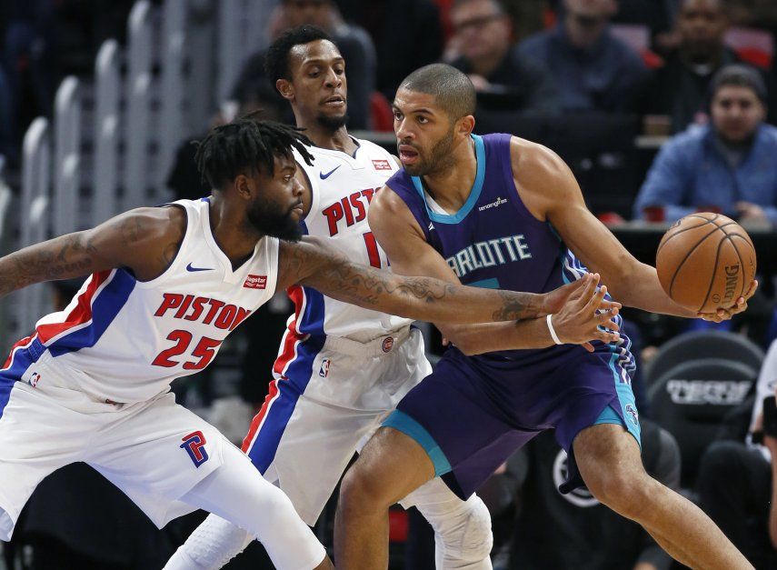 Hornets toman control en segunda mitad para ganar en Detroit