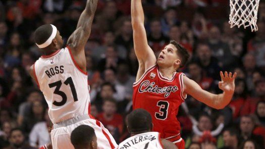 McDermott suma 30 puntos y Bulls salen de bache ante Raptors