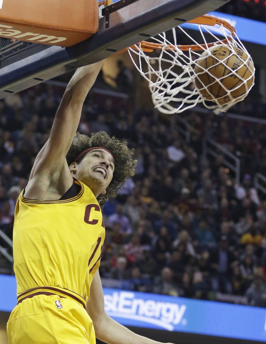Varejao, de Cavs, sufre lesión en costillas