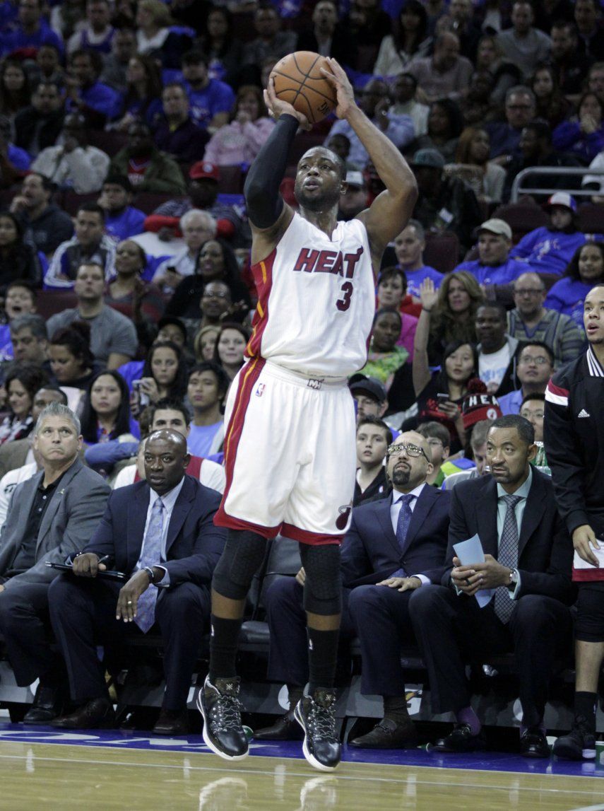 Bosh anota 30 y el Heat aplasta