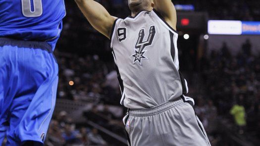 Spurs vencen 94-76 a Mavericks