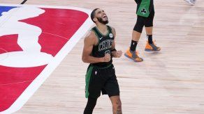 Celtics eliminan a los monarcas Raptors