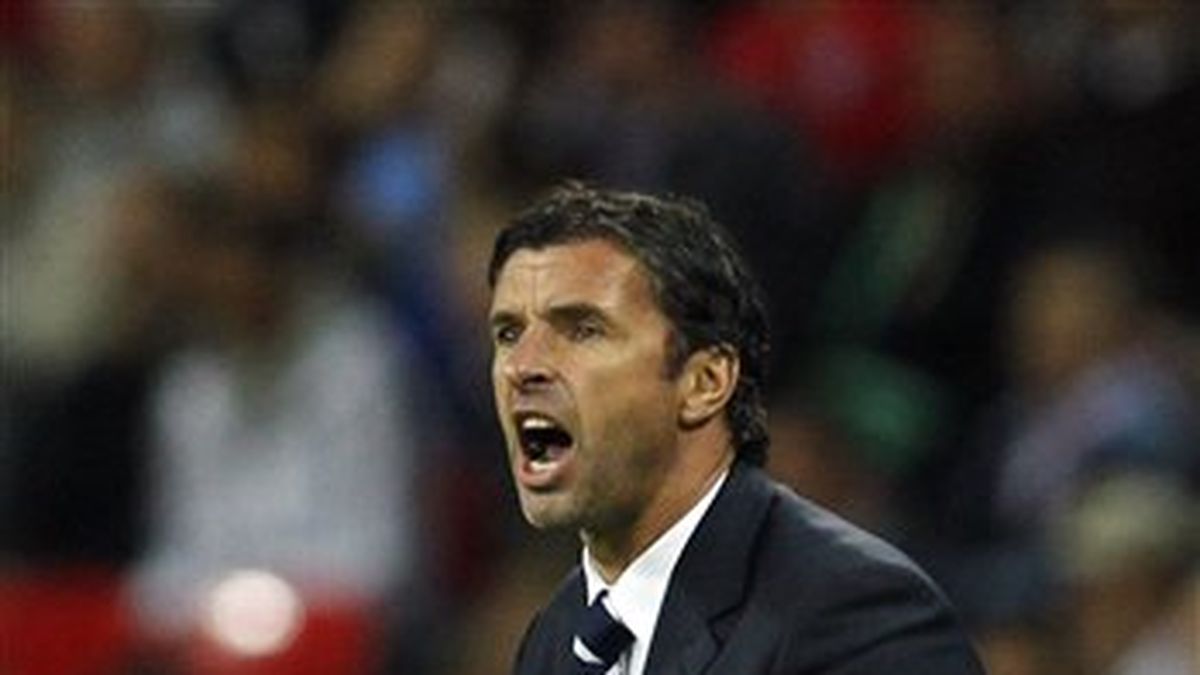 Morre Gary Speed, técnico de País de Gales