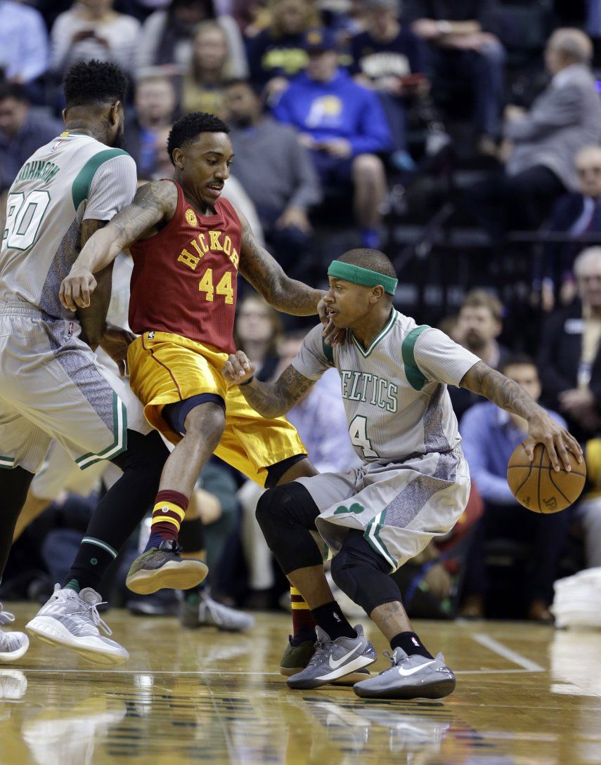Isaiah Thomas guía victoria de Celtics sobre Pacers