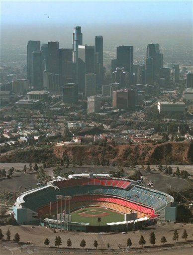Alcalde de Los Angeles desea un dueño coterráneo de Dodgers
