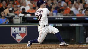 Altuve pega 3 jonrones y Astros toma ventaja sobre Boston
