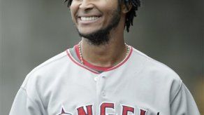 Santana da con Angelinos otro paso hacia los playoffs