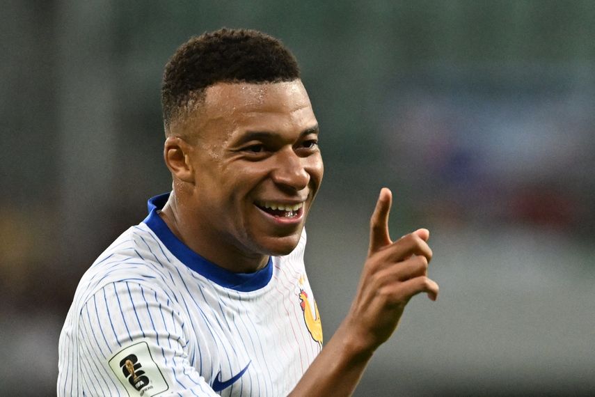 Francia vence a Ucrania con goles de Olise y Kylian Mbappé