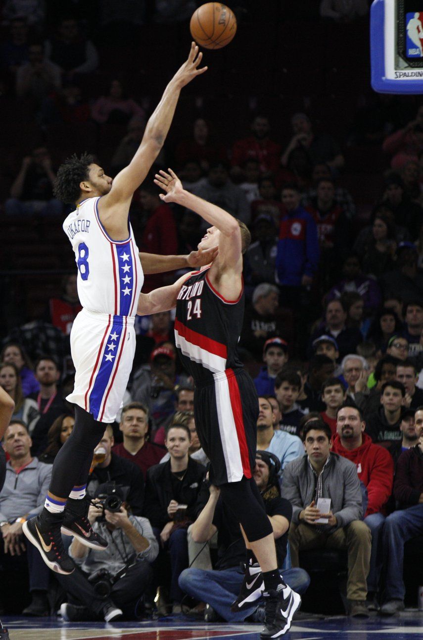 Con 25 puntos de Okafor, 76ers ganan 114-89 a Trail Blazers