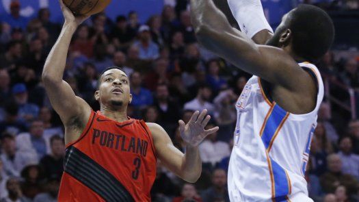 McCollum aporta 27 puntos; Blazers derrotan a Thunder