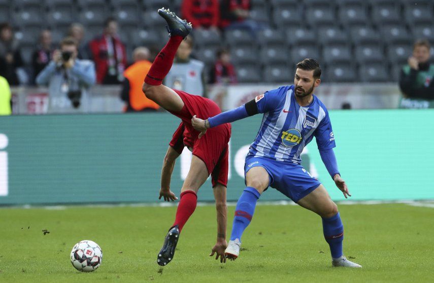 VAR revoca penal y Hertha solo empata con Friburgo