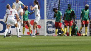 Inglaterra vence 3-0 a Camerún y avanza en Mundial femenil