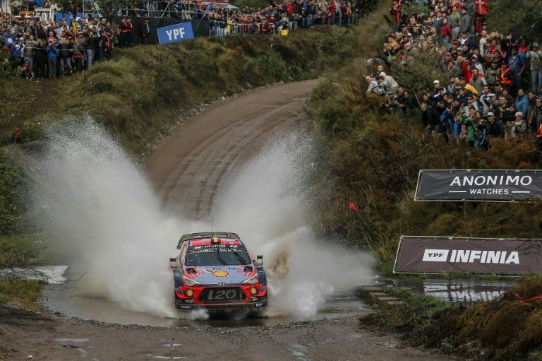 Neuville toma el liderato del Rally de Argentina