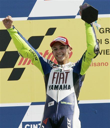 Rossi gana carrera de MotoGP en San Marino