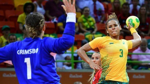 Brasil vence a Noruega en su estreno en el balonmano femenino en Rio
