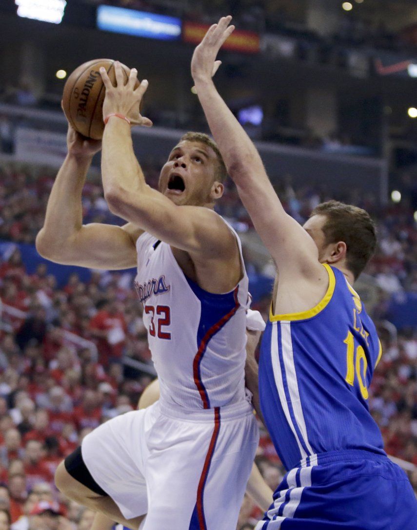 Clippers apalea a Warriors para empatar serie a 1