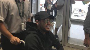 Neymar deja hospital tras exitosa cirugía de pie derecho