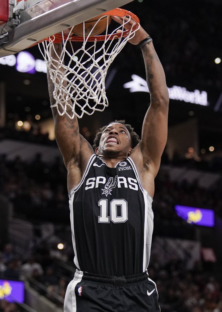 Spurs siguen invictos, tras superar a Blazers