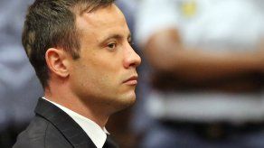 Pistorius pasa primera noche en celda individual