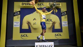 Julian Alaphilippe gana la tercera etapa y es el nuevo líder del Tour