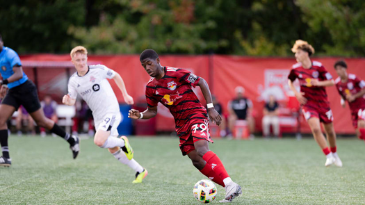 Rafael Mosquera hizo su debut oficial en MLS con el New York Red Bulls