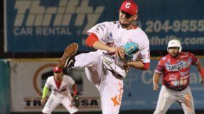 Béisbol Mayor 2025: La Leña Roja de Coclé le pega primero a Panamá Metro